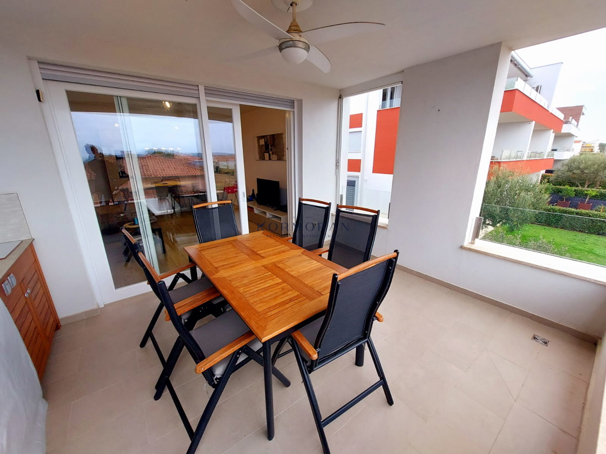 Apartma s pogledom na morje v Novigradu